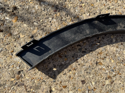 Genuine BMW X5 E70 2006-2010 FRONT RIGHT O/S SIDE WHEEL ARCH TRIM COVE 517771584