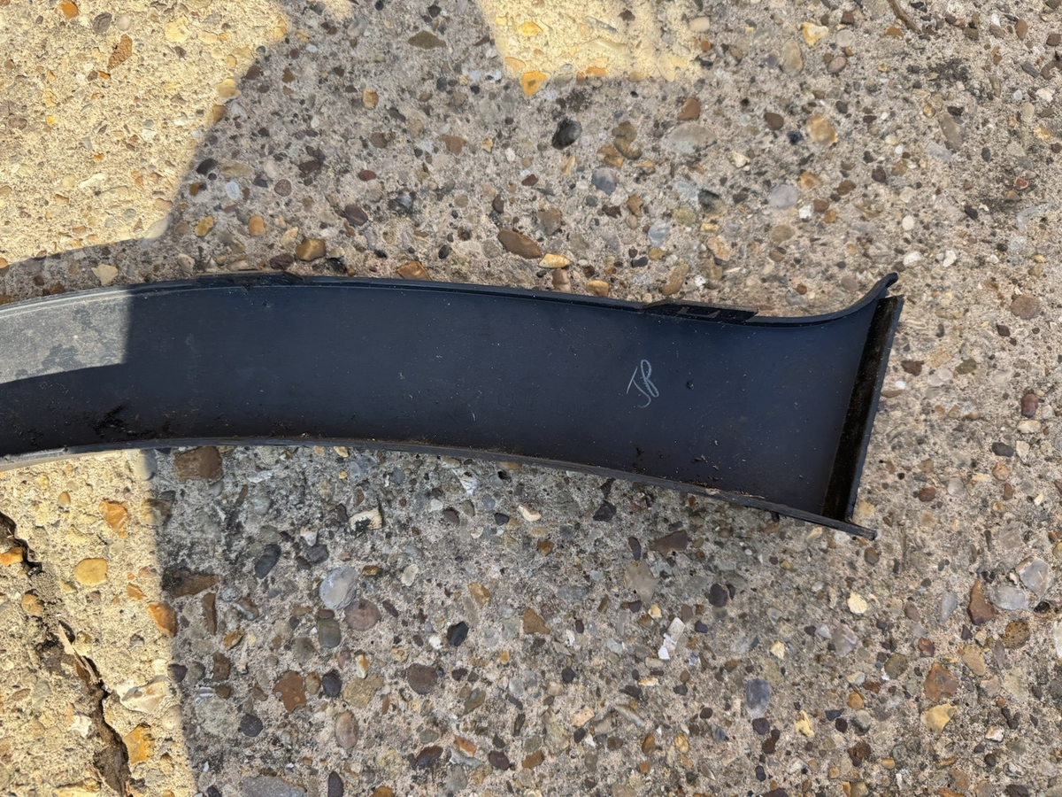 Genuine BMW X5 E70 2006-2010 FRONT RIGHT O/S SIDE WHEEL ARCH TRIM COVE 517771584