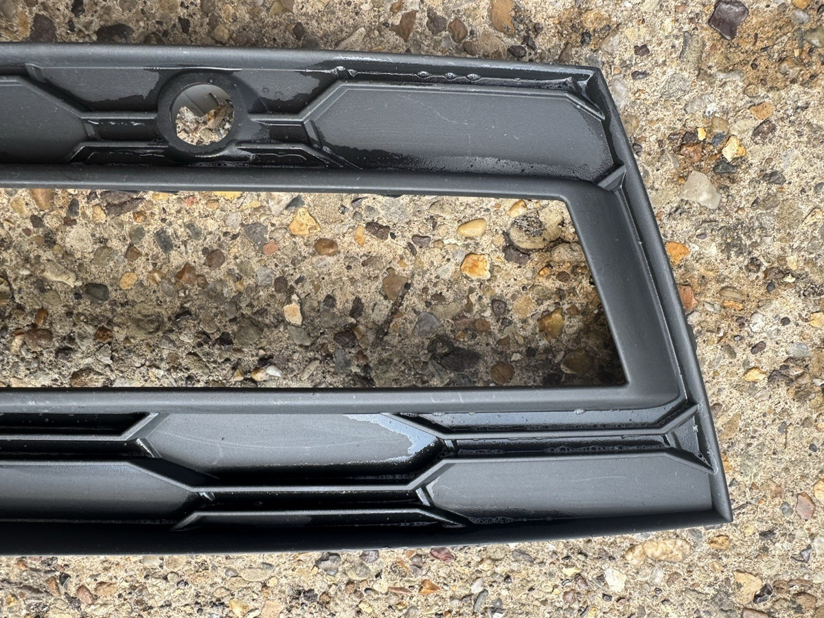 Skoda Octavia Front Bumper Left Side Grill 2020 On 5E3807681C Genuine