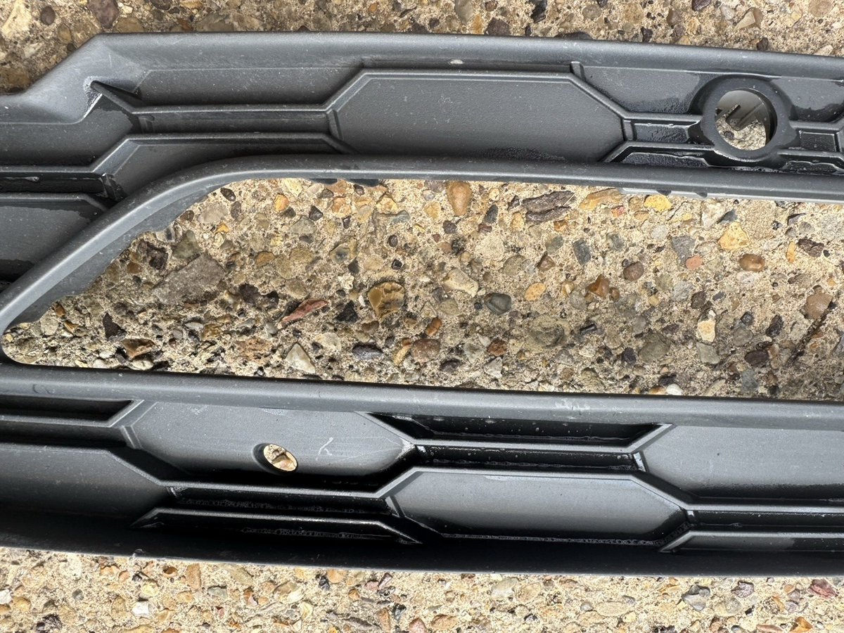 Skoda Octavia Front Bumper Left Side Grill 2020 On 5E3807681C Genuine