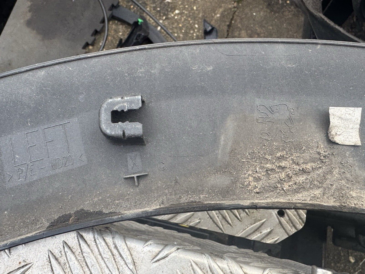 Peugeot 3008 N/S LEFT REAR Wheel Arch Trim 2017 - 2020 Genuine 9836591277