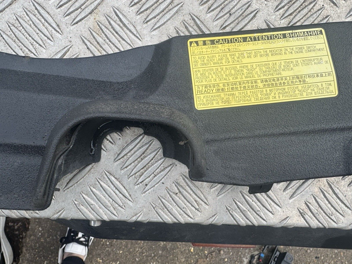 2014 TOYOTA PRIUS แผงยึดหม้อน้ำ ตัวบน ฝาครอบรองรับหม้อน้ำ 5328947032 OEM