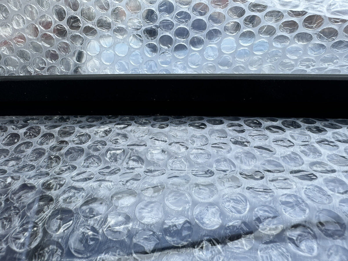 ยางรีดน้ำกระจกประตูหน้าฝั่งซ้าย (LH) แท้ Land Rover Discovery Sport LR058548