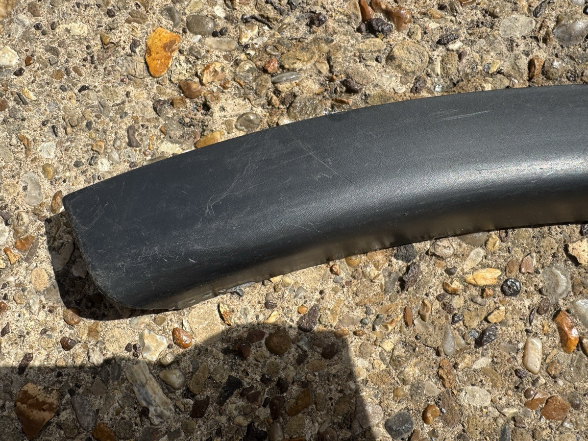 2017 LAND ROVER DISCOVERY L462 WHEEL ARCH TRIM MOULDING FRONT RIGHT HY3216A074AE