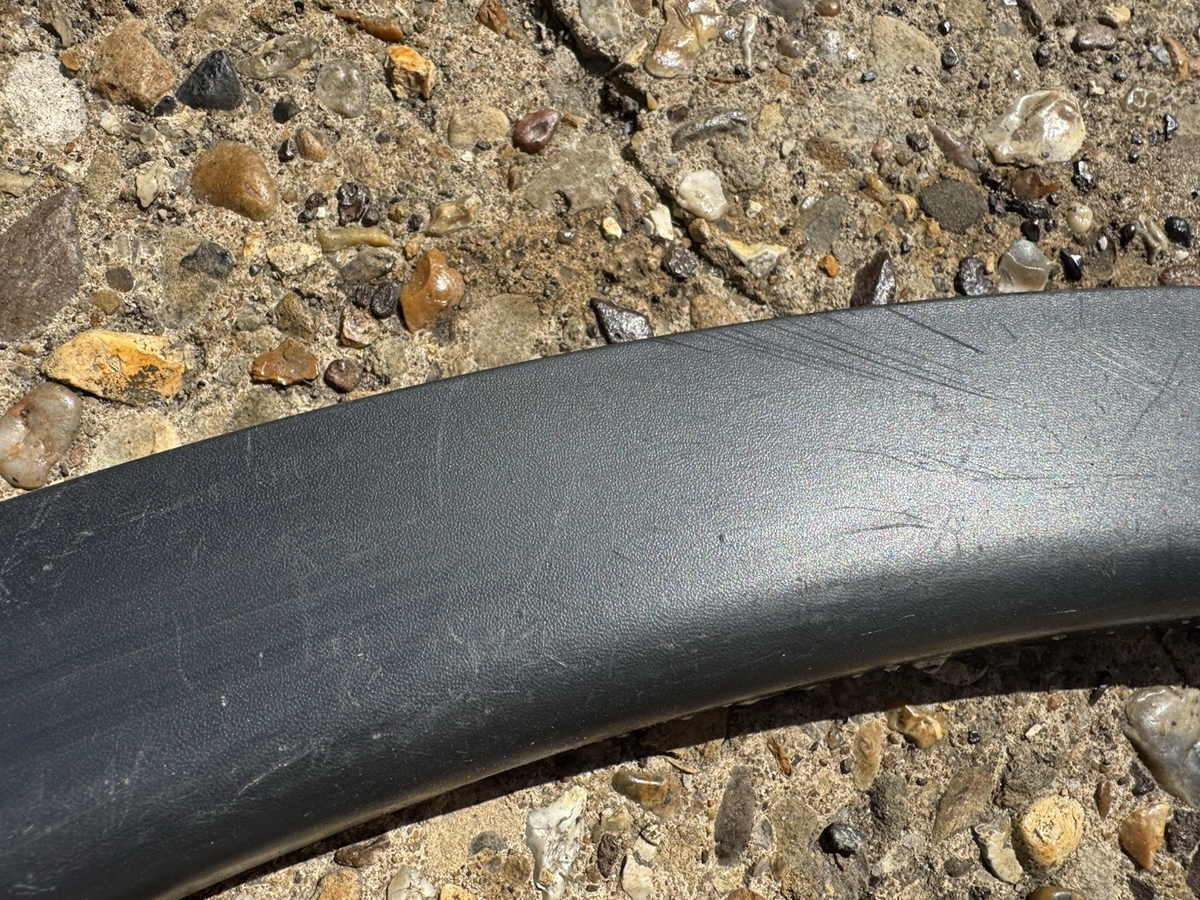 2017 LAND ROVER DISCOVERY L462 WHEEL ARCH TRIM MOULDING FRONT RIGHT HY3216A074AE