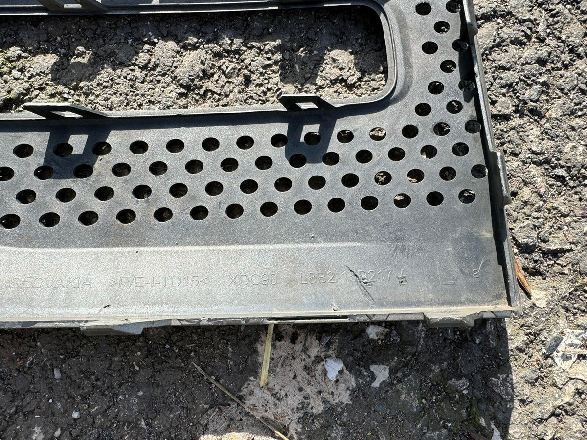 Land Rover Defender L663 Front Bumper Left Fog Light Grill L8B2-15B217-A Genuine