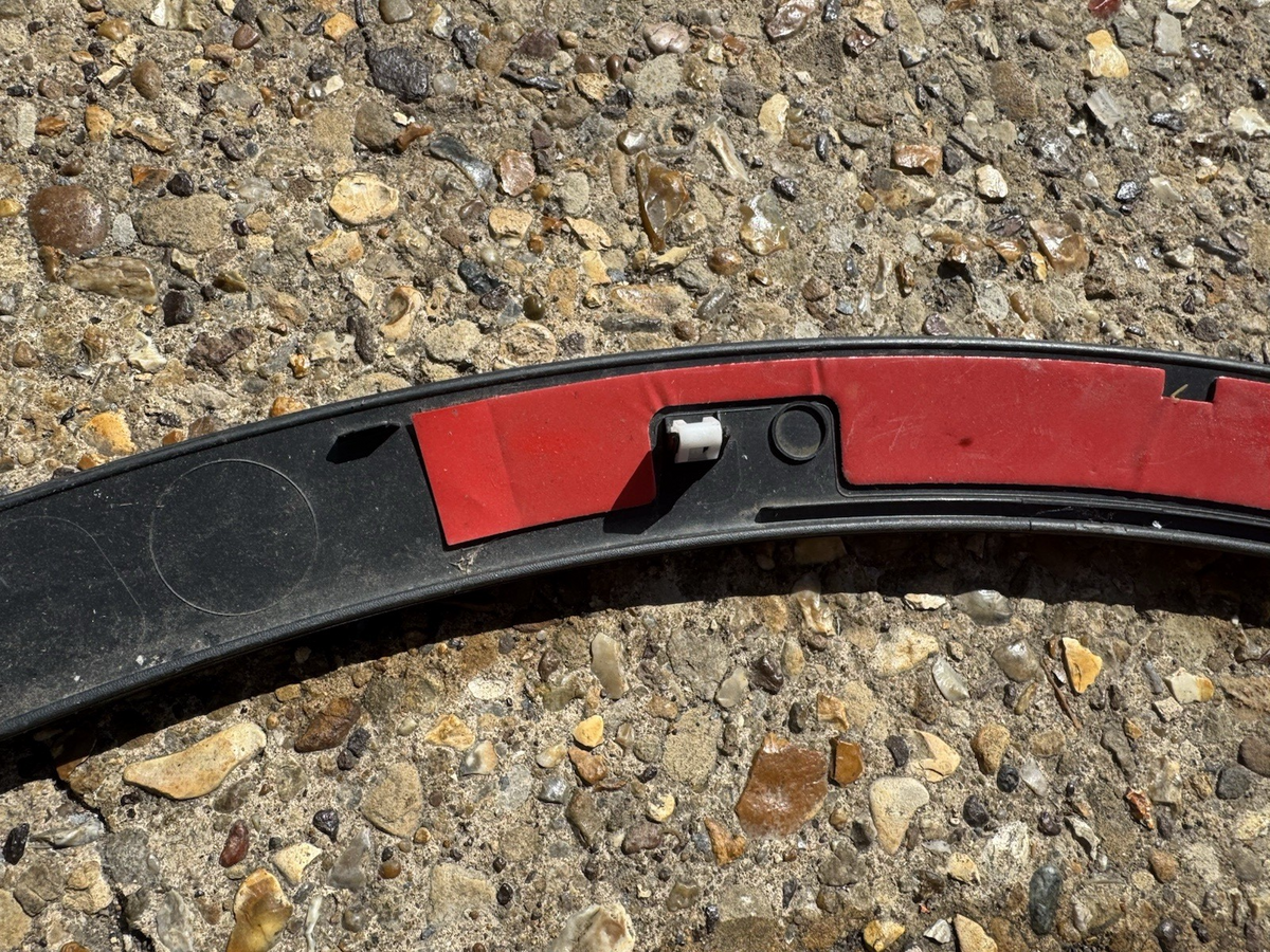 2017 LAND ROVER DISCOVERY L462 WHEEL ARCH TRIM MOULDING FRONT RIGHT HY3216A074AE