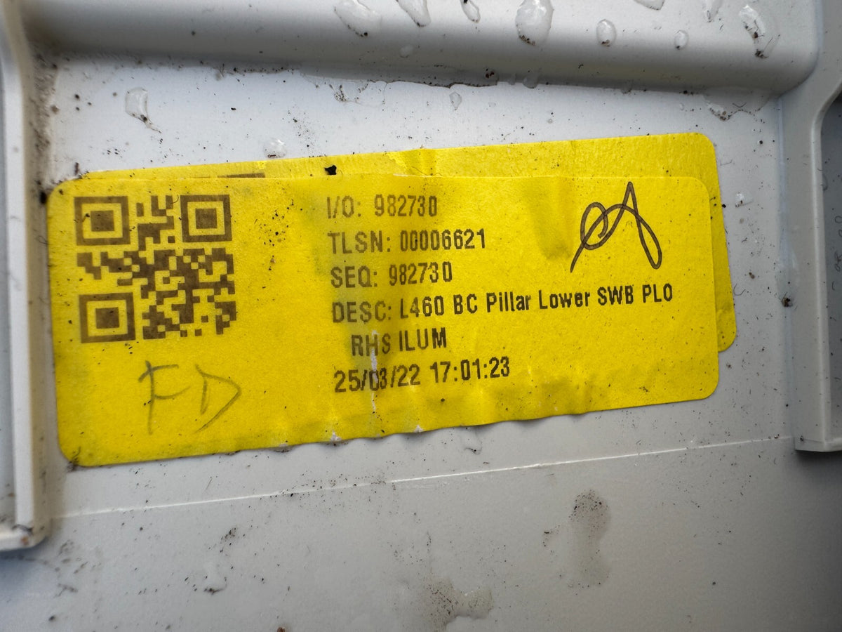 Ốp bậu cửa Range Rover Vogue L460 chính hãng LR151176 Cột BC bên Phải RH