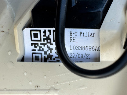 Ốp bậu cửa Range Rover Vogue L460 chính hãng LR151176 Cột BC bên Phải RH