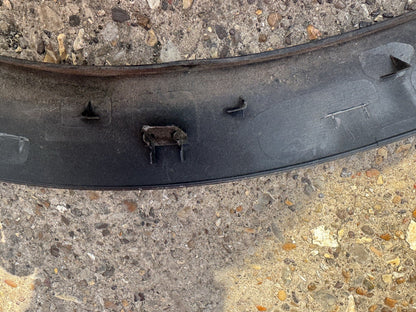 2018 PEUGEOT 3008 REAR LEFT SIDE WHEEL ARCH TRIM 9825289077 SCRATCHED