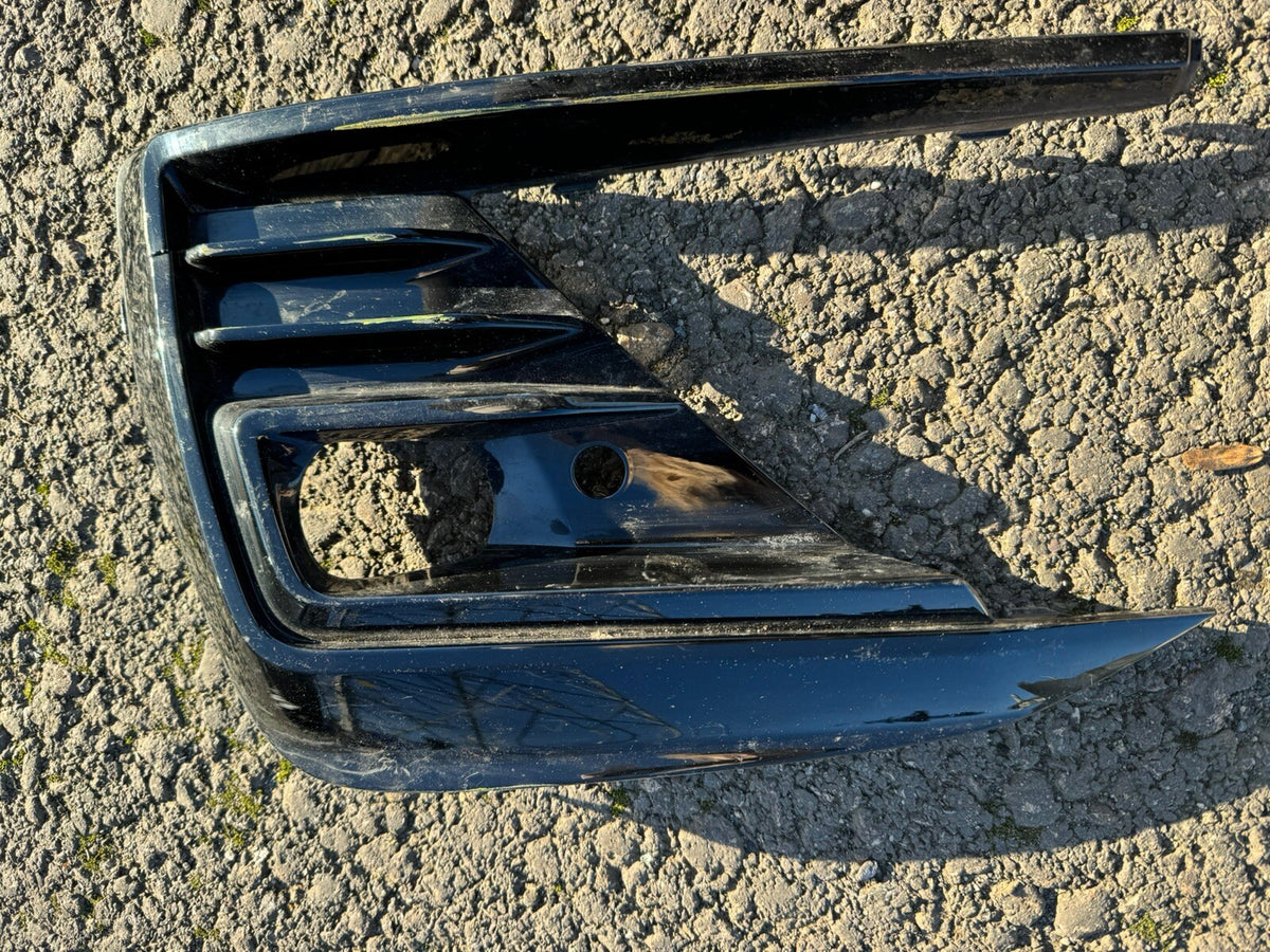 正廠 水箱護罩 Volvo (左, Front)32227216