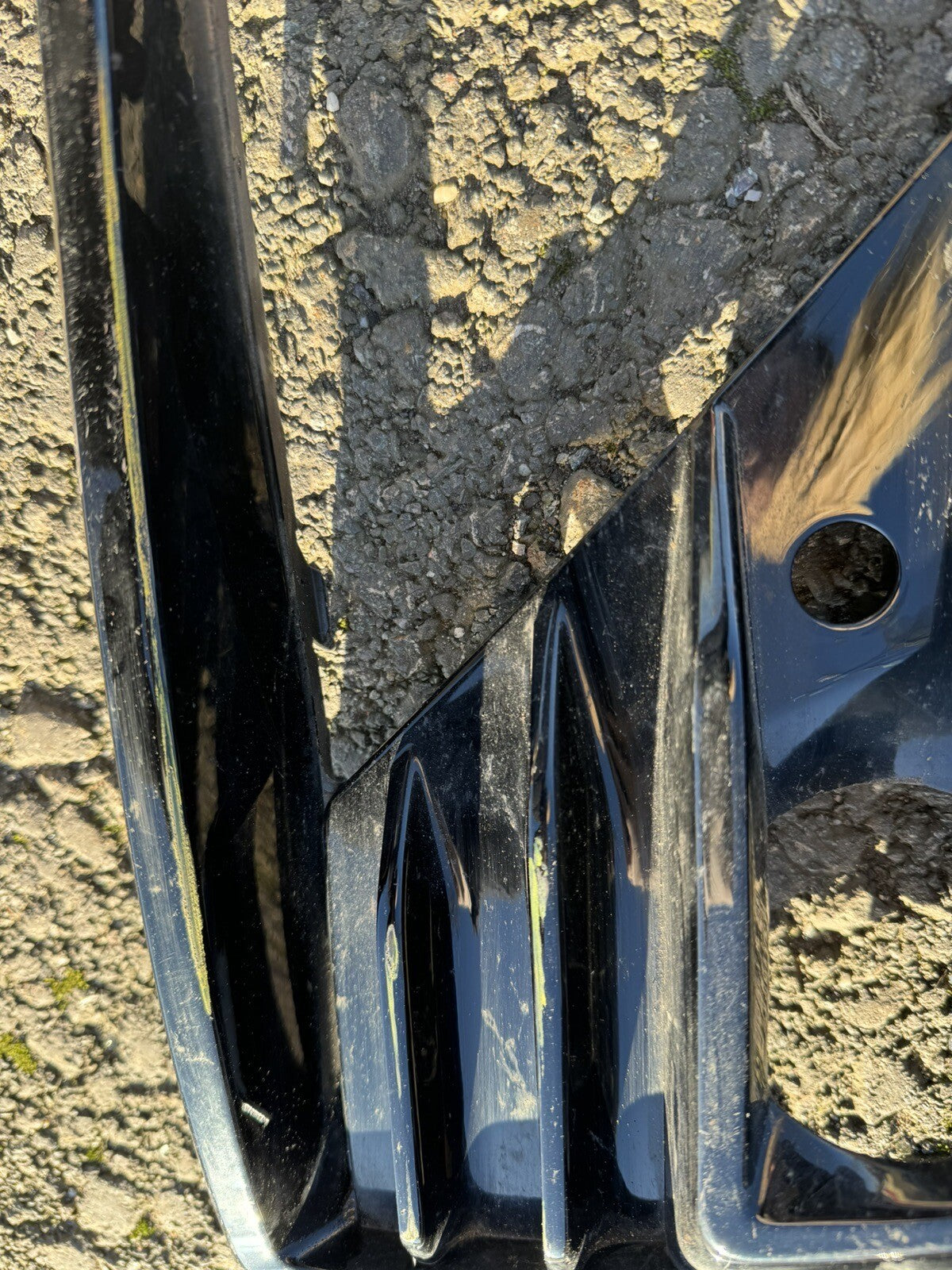 正廠 水箱護罩 Volvo (左, Front)32227216