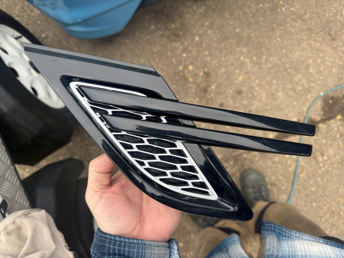 RANGE ROVER SPORT 13-17 TRIM GRILL WING KIRI ORIGINAL DK62280B11AC