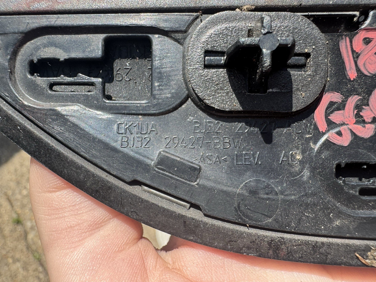 LAND ROVER RANGE ROVER EVOQUE L538 Front Left Door Molding BJ32-29427-BBW 2015