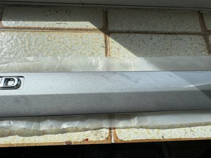 Molding Pintu Lexus hybrid 7507548020 7574148040 a1