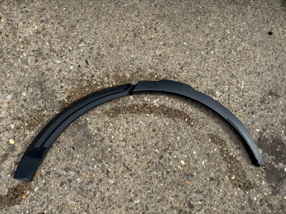 RANGE ROVER EVOQUE WHEEL ARCH TRIM REAR LEFT BJ32-290E23