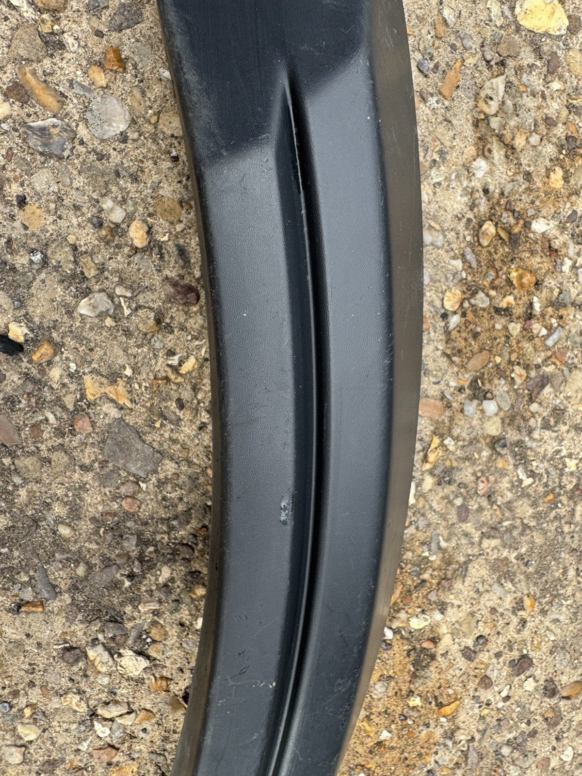 RANGE ROVER EVOQUE WHEEL ARCH TRIM REAR LEFT BJ32-290E23