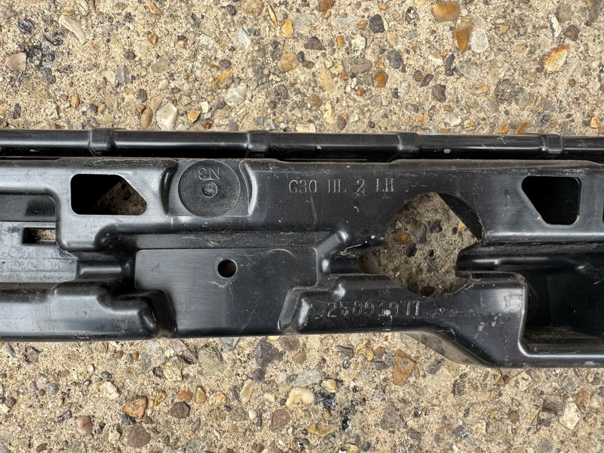 BMW 5 SERIES G30 2018-2024 FRONT LEFT N/S SIDE SKIRT BRACKET 7387343 #B12-36
