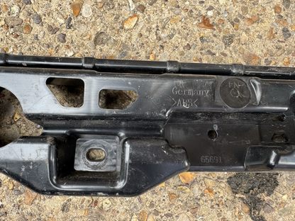 BMW 5 SERIES G30 2018-2024 FRONT LEFT N/S SIDE SKIRT BRACKET 7387343 #B12-36