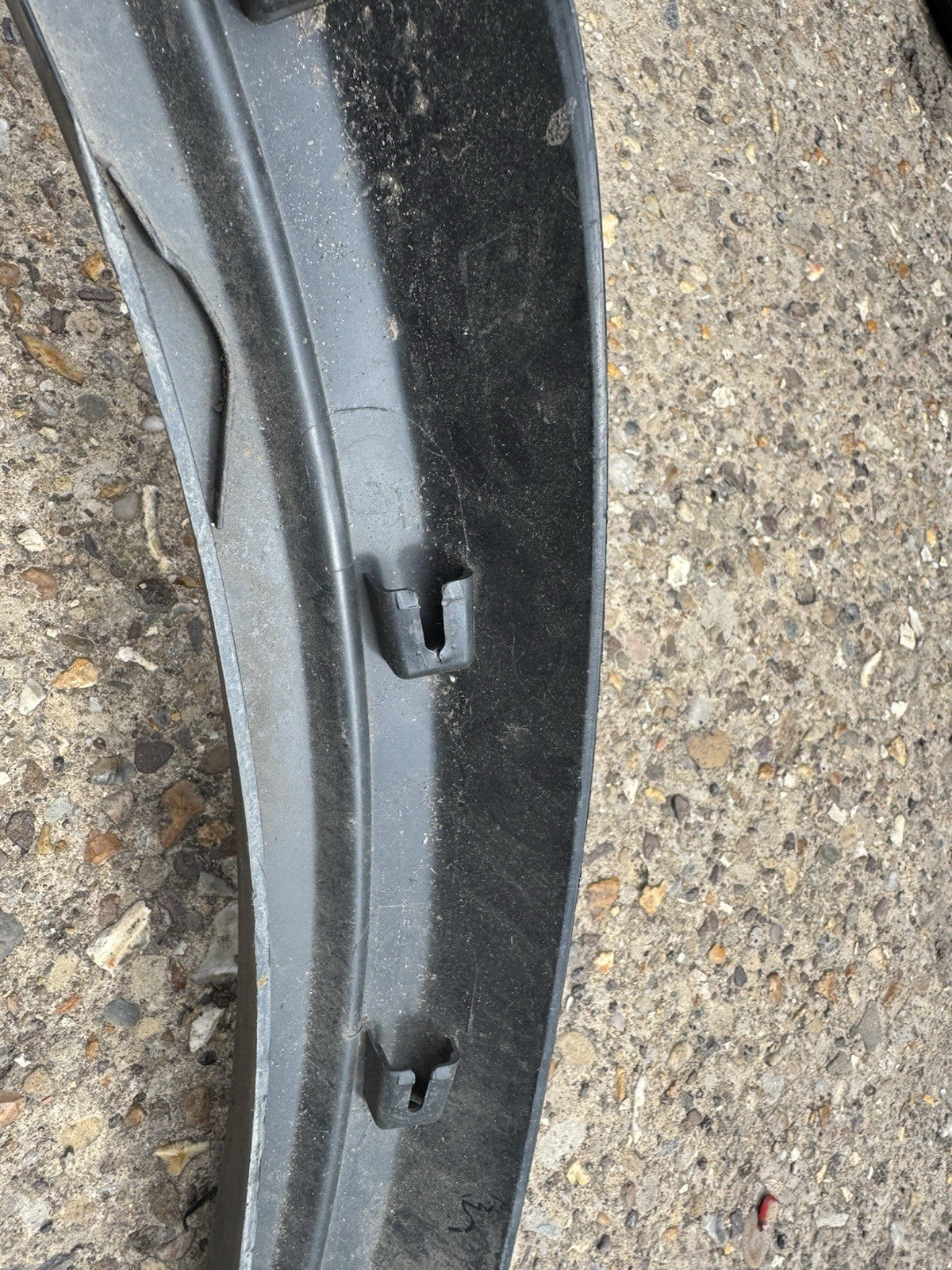 RANGE ROVER EVOQUE WHEEL ARCH TRIM REAR LEFT BJ32-290E23