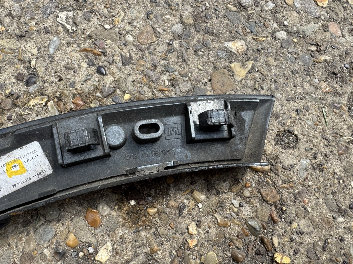 Audi Q7 Rear Right Wheel Arch 2015 TO 2021 4M0853818E Genuine