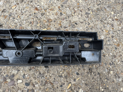 BMW 5 SERIES G30 2018-2024 FRONT LEFT N/S SIDE SKIRT BRACKET 7387343 #B12-36