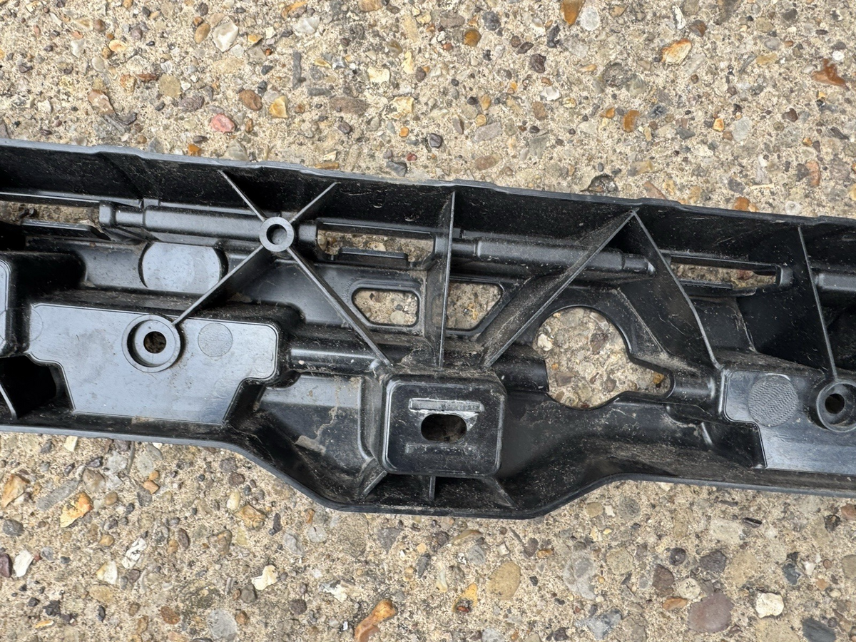 BMW 5 SERIES G30 2018-2024 FRONT LEFT N/S SIDE SKIRT BRACKET 7387343 #B12-36
