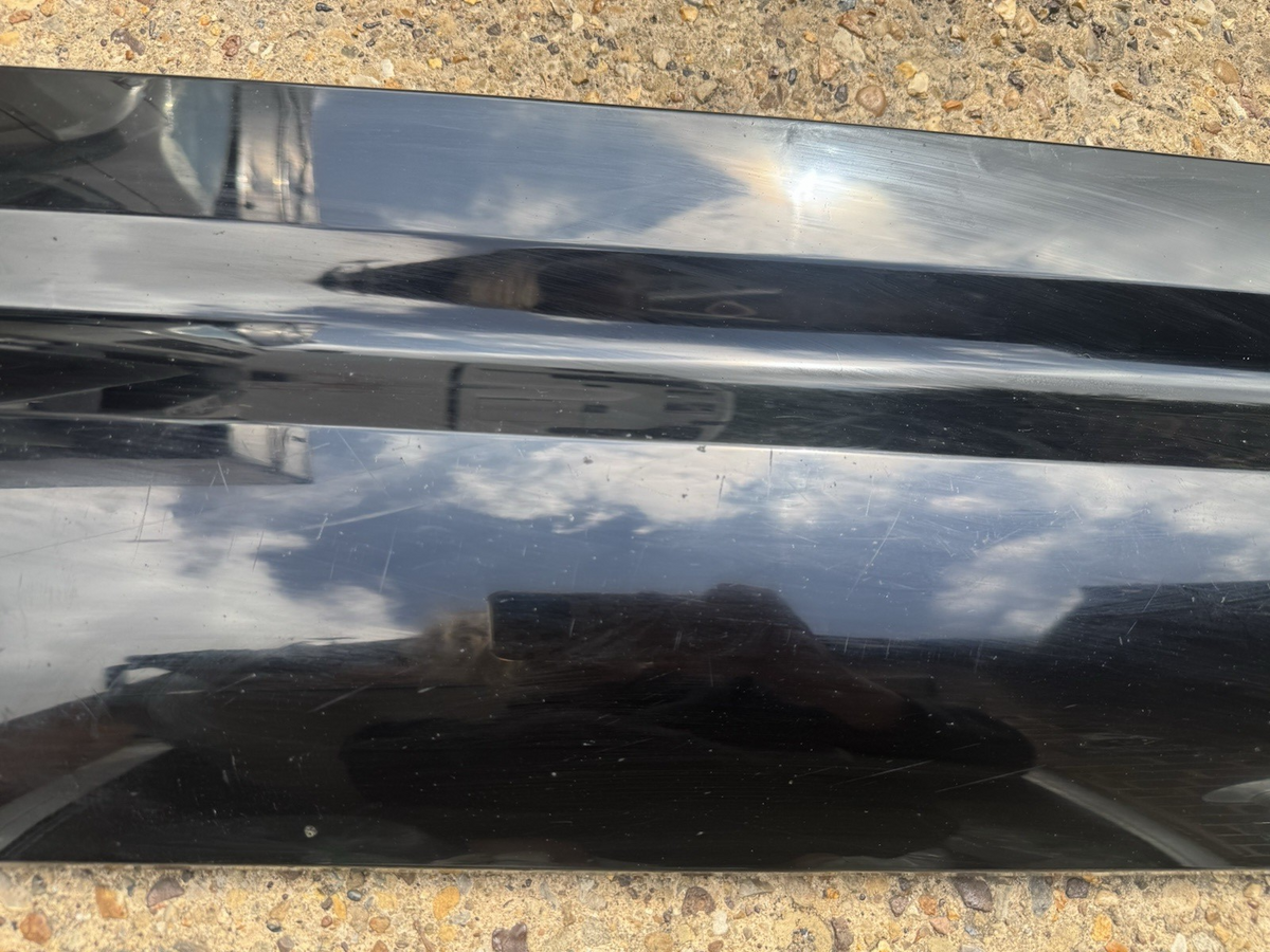 Molding Pintu Depan Kiri Land Rover Defender L663 2020 ON L8B2-21065-D Original
