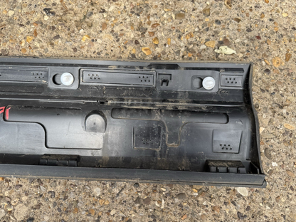VOLVO XC40 536 Front Right Door Lower Molding 32409185 2.0 28791279