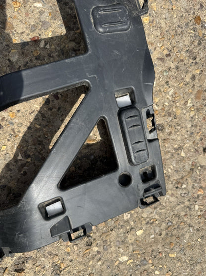 Genuine FORD S-MAX BRACKET RIGHT SIDE , REAR EM2B-R423A40