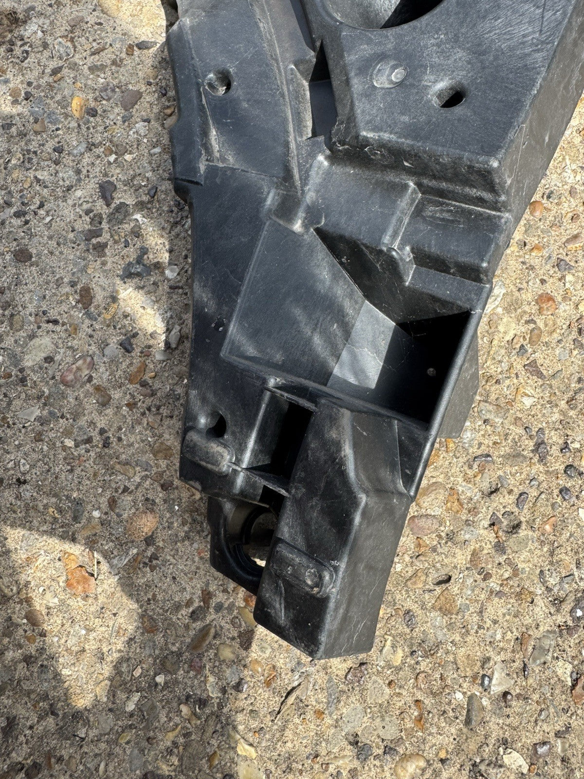 VOLVO Xc40 Pro T5 2020 Bumper Bracket Left Side Rear 32227484