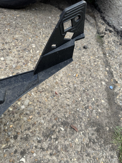 PEUGEOT 3008 P84 2016-ON FRONT RADIATOR GRILLE BACKING TRIM 9815317777 1766