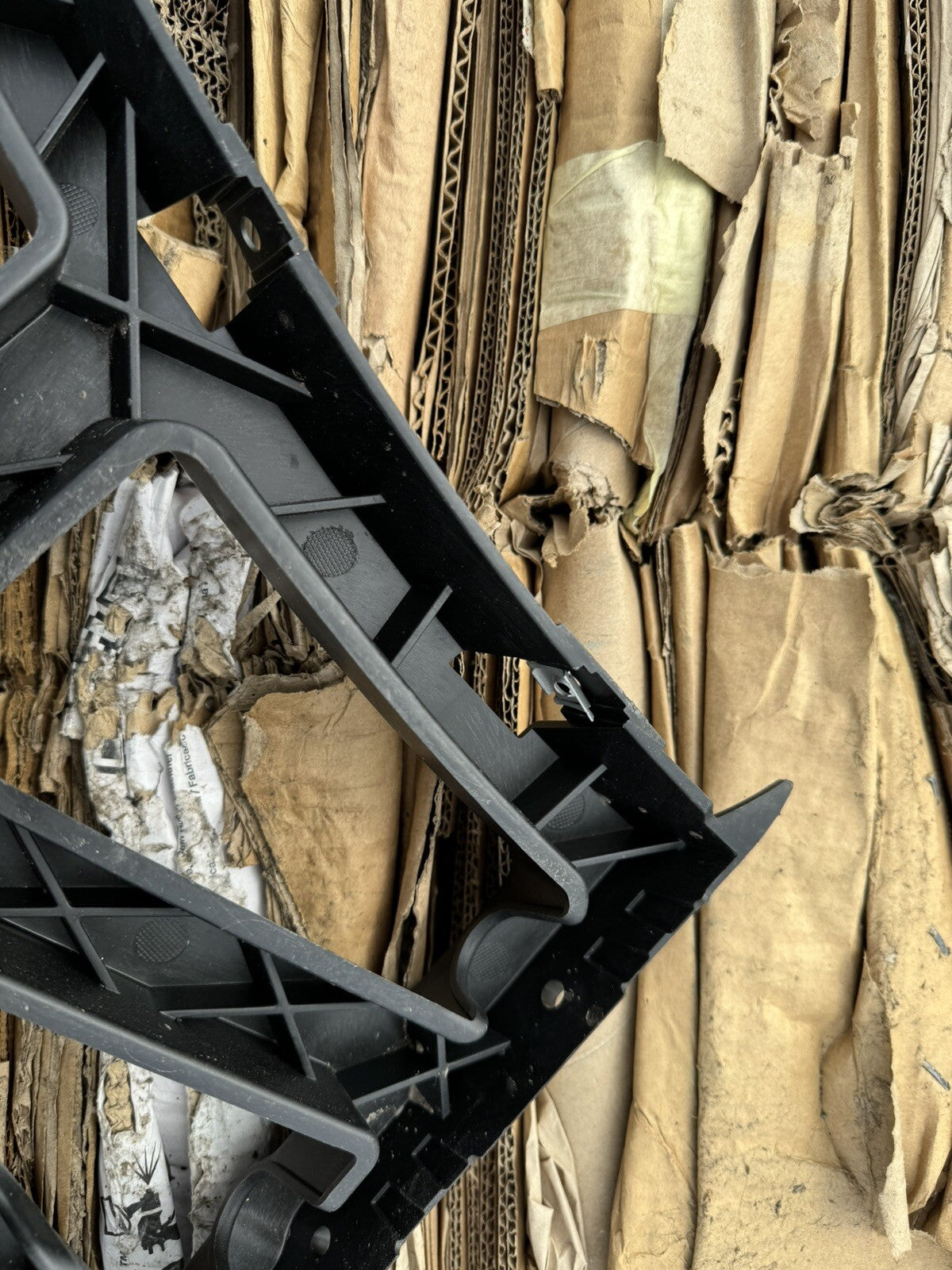 JAGUAR XF X260 2016 ขายึดกันชนหลัง ซ้าย GX63-17A882-A