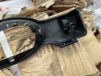 Trim Strip Emblem Kisi-Kisi Bumper Depan Untuk Land Rover Defender L8B2-8L001