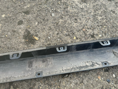 คิ้วบันไดข้างขวา 517183 - BMW (51778075468) ตั้งแต่ปี 2018 เป็นต้นไป