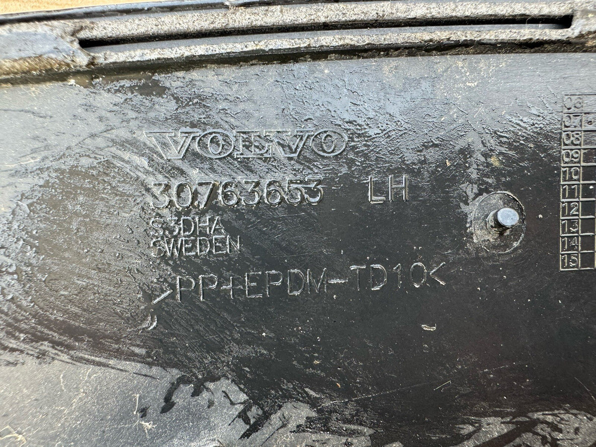 VOLVO XC70 葉子板 LH 30763653