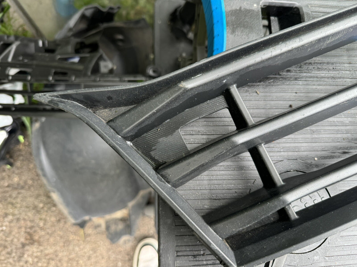 GENUINE Mitsubishi 2015 ke atas Grill Bawah Bumper 6402A431