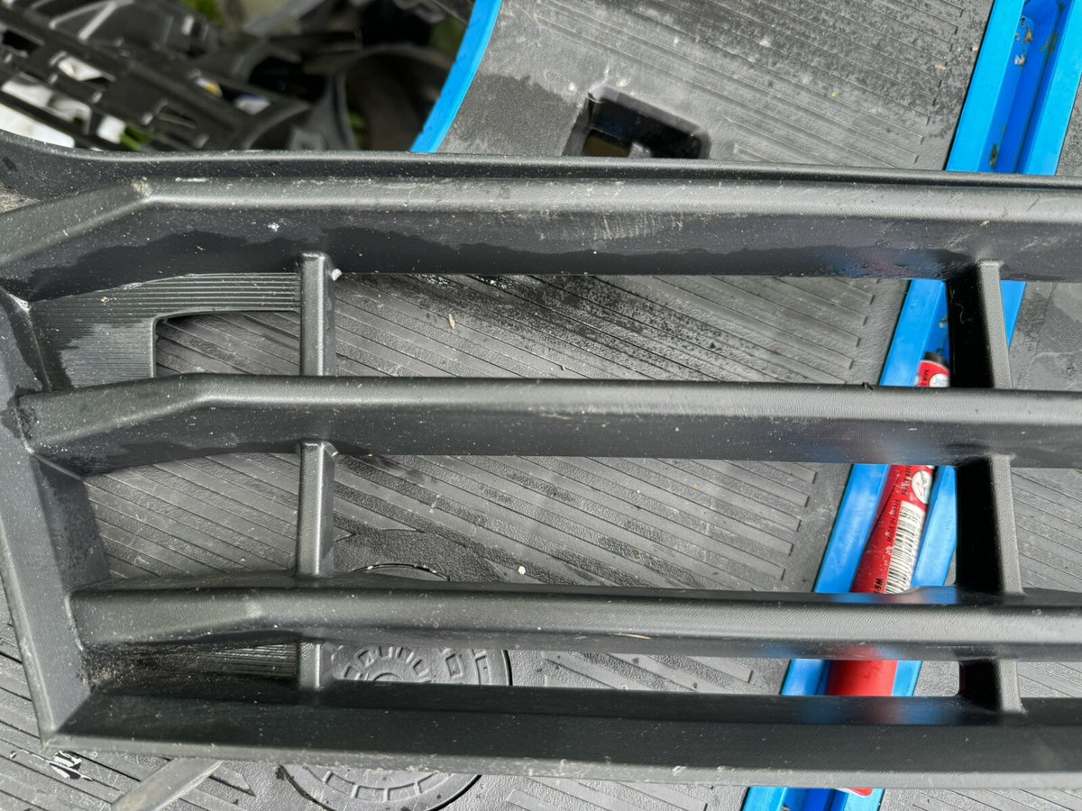 GENUINE Mitsubishi 2015 ke atas Grill Bawah Bumper 6402A431