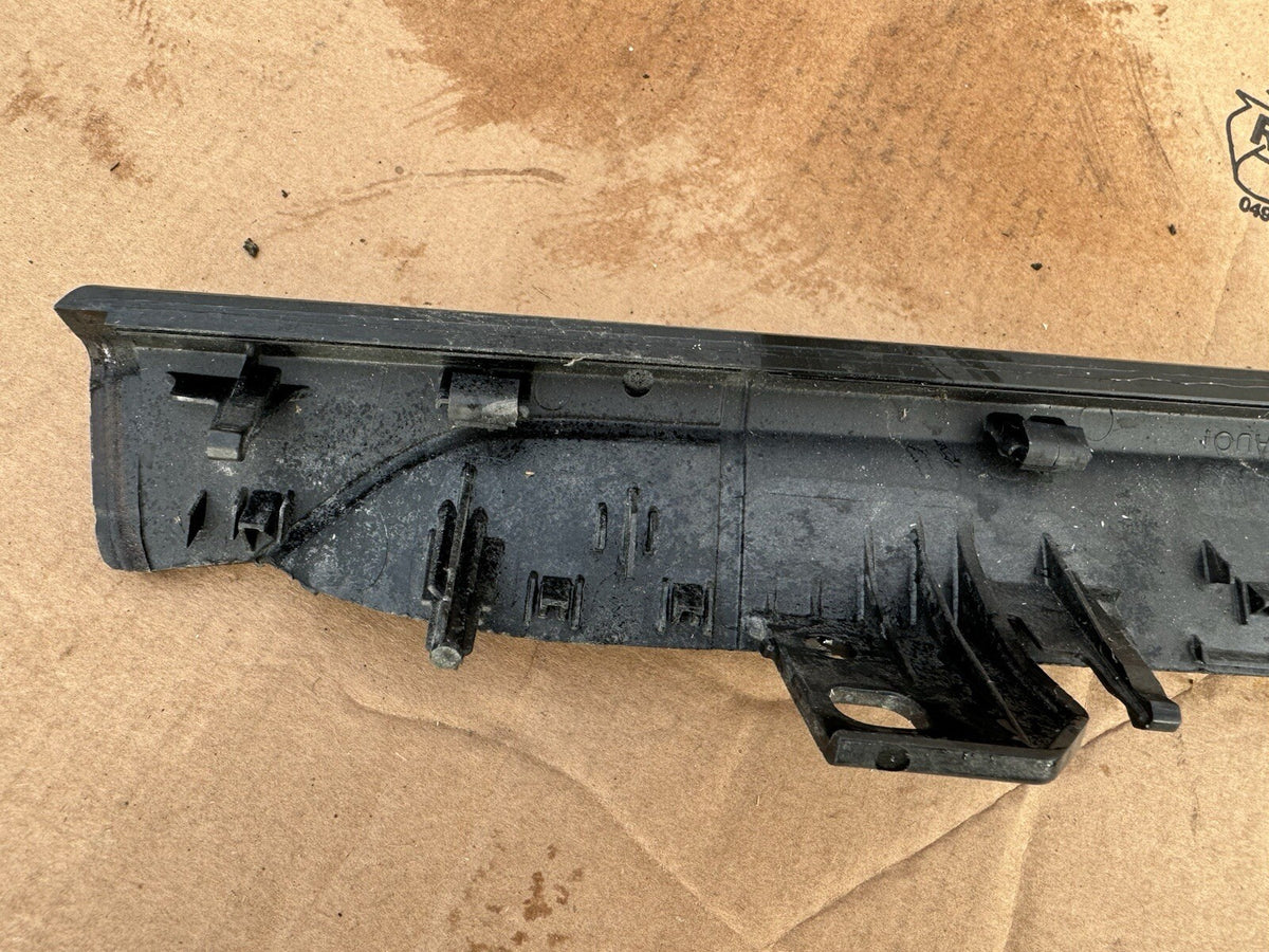 Strip Trim Dasbor 4M8853190J RQ8 Audi Q7 Q8 RSQ8 Original