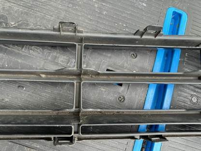 GENUINE Mitsubishi 2015 ke atas Grill Bawah Bumper 6402A431