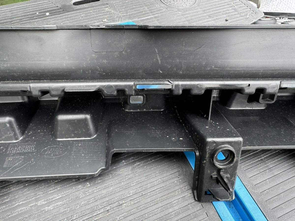2019 適用於 L663 LAND ROVER DEFENDER 110 後中保桿支架 L8B217B861A