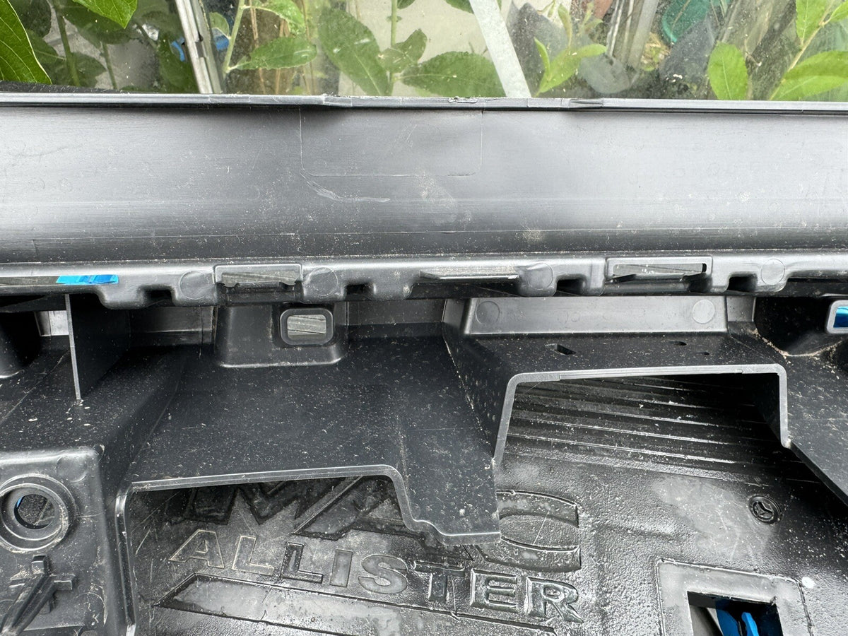 2019 適用於 L663 LAND ROVER DEFENDER 110 後中保桿支架 L8B217B861A