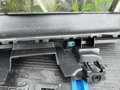2019 適用於 L663 LAND ROVER DEFENDER 110 後中保桿支架 L8B217B861A