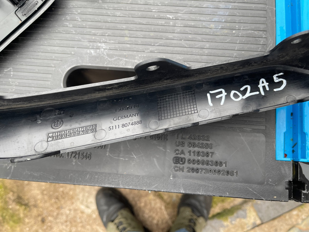 8074888 Lip chia gió trước bên phải VR BMW M8 F93 9x M nguyên bản N.20