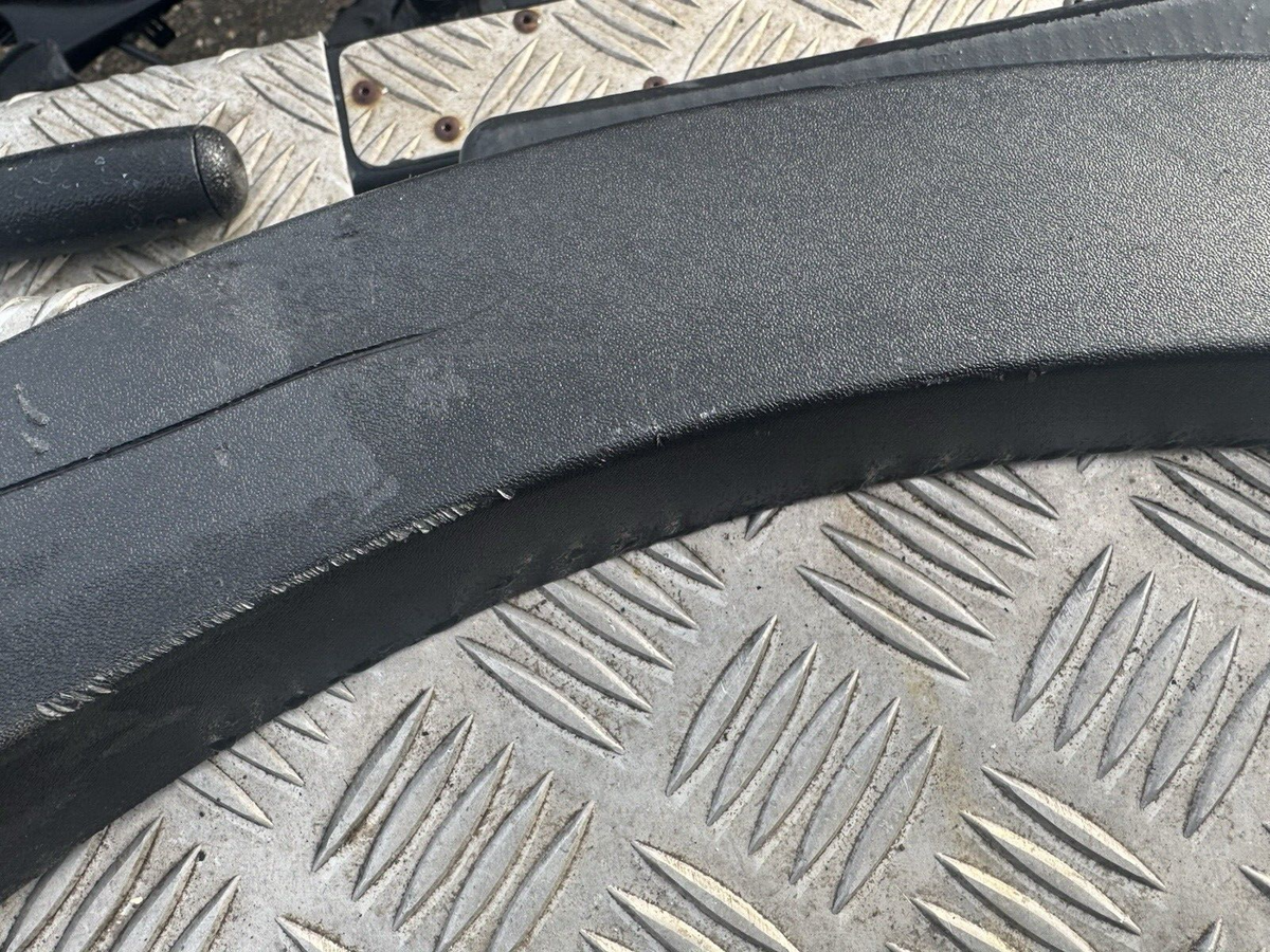 VOLVO XC40 WHEEL ARCH WING TRIM REAR LEFT 31448328 2016