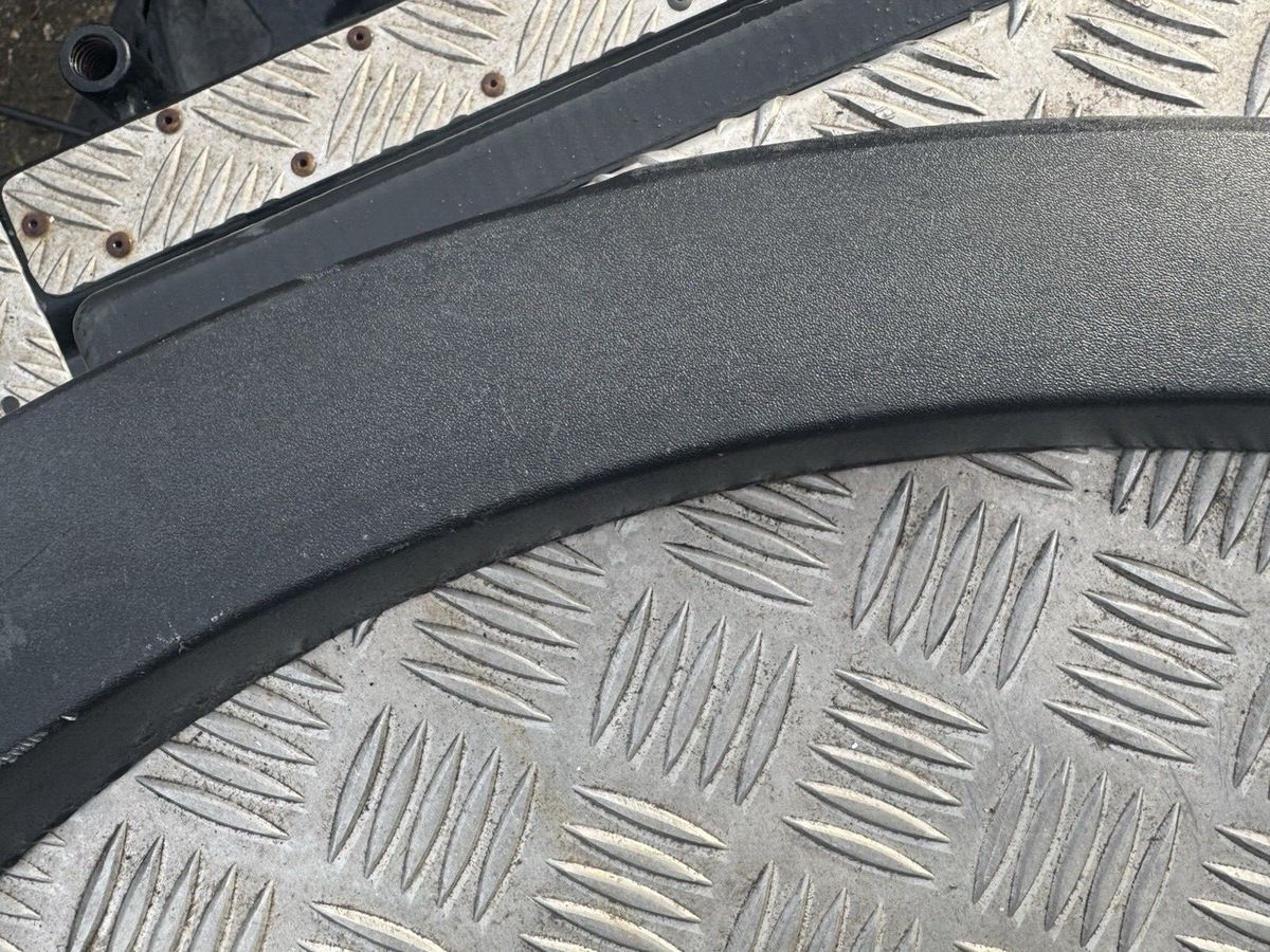 VOLVO XC40 WHEEL ARCH WING TRIM REAR LEFT 31448328 2016