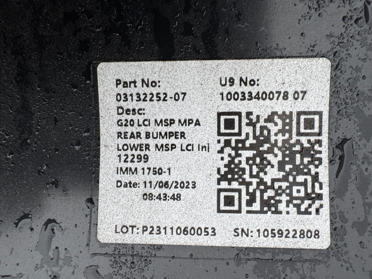 BMW G20 2022 320i Difuser Belakang - 03132252-07 - penyok kecil, pengiriman besok sampai