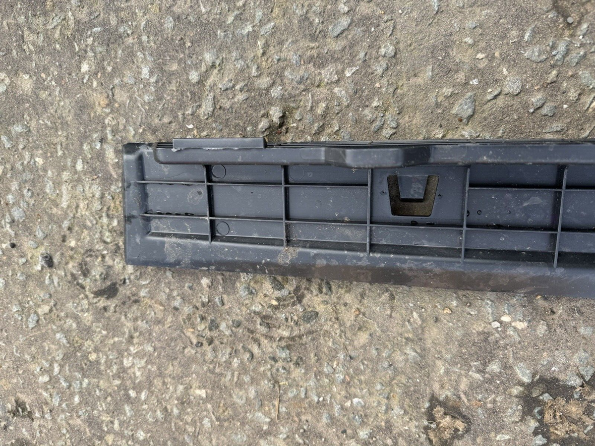 GENUINE LAND ROVER RANGE ROVER VELAR L560 DEFLEKTOR UDARA GRILL DEPAN LR152433