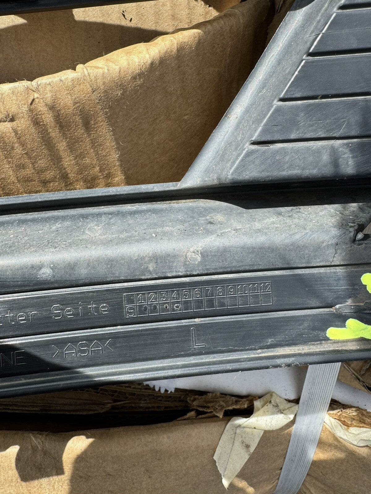 ช่องลมไฟตัดหมอกกันชนหน้า คิ้วขอบไฟตัดหมอกด้านซ้าย AUDI A4 B8.5 2012 8K0807681