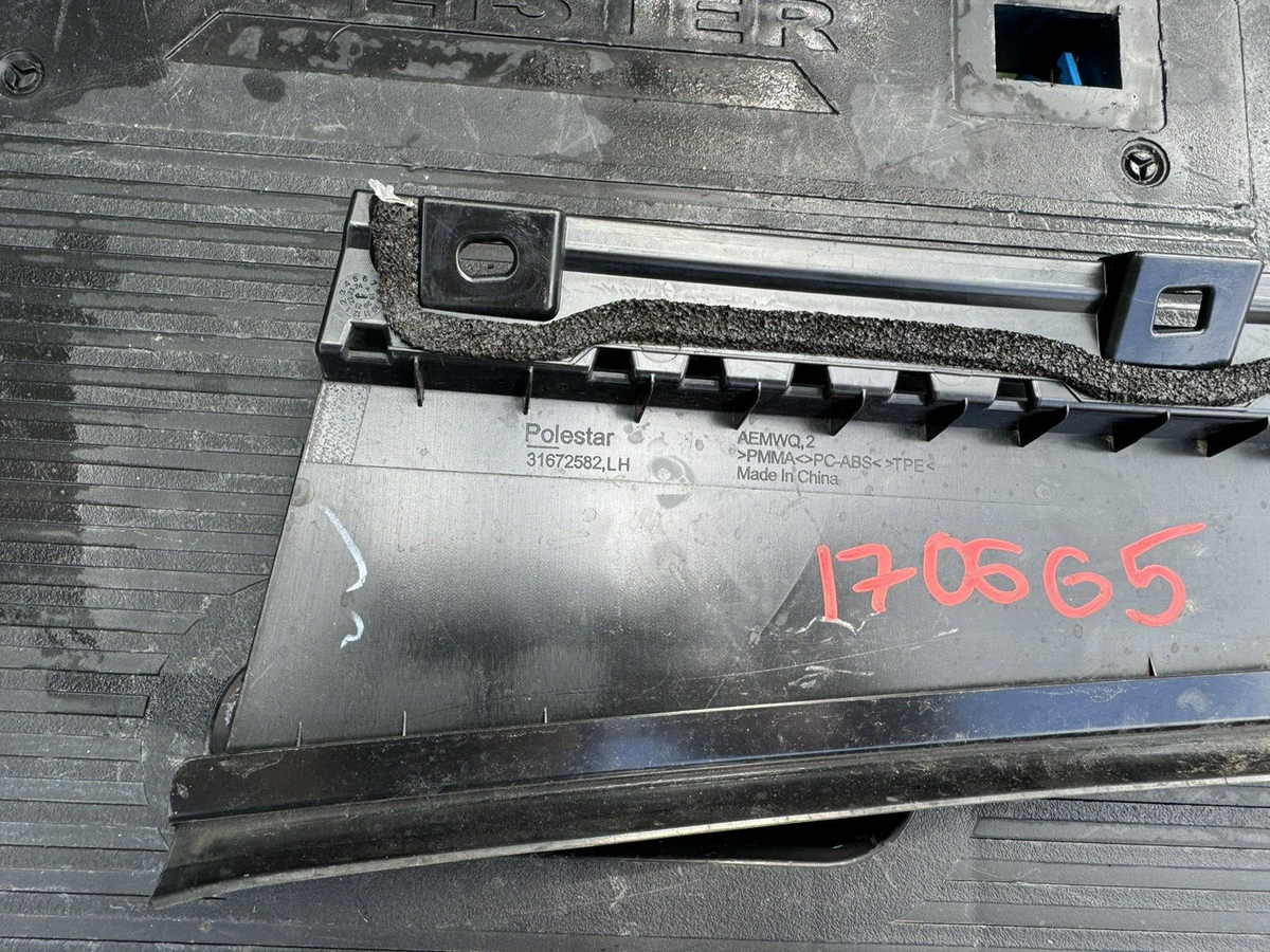 Polestar 2 EV Kemasan Tiang B Kiri 31672582